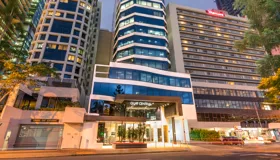Low carbon approach for older commercial office buildings Low carbon approach for older commercial office buildings